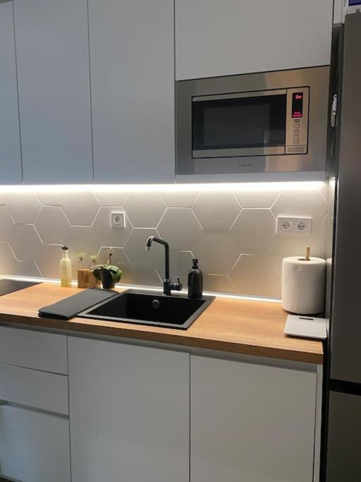 New Luxury Furnished Apartment - Beach, Varna Center & Fast Wi-Fi Exterior photo