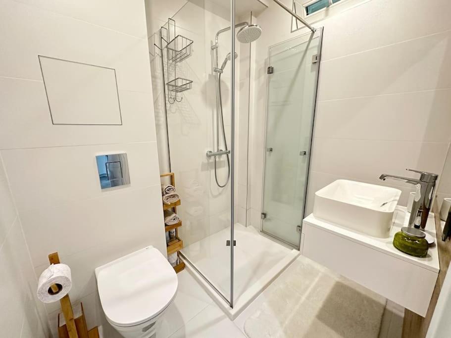 New Luxury Furnished Apartment - Beach, Varna Center & Fast Wi-Fi Exterior photo