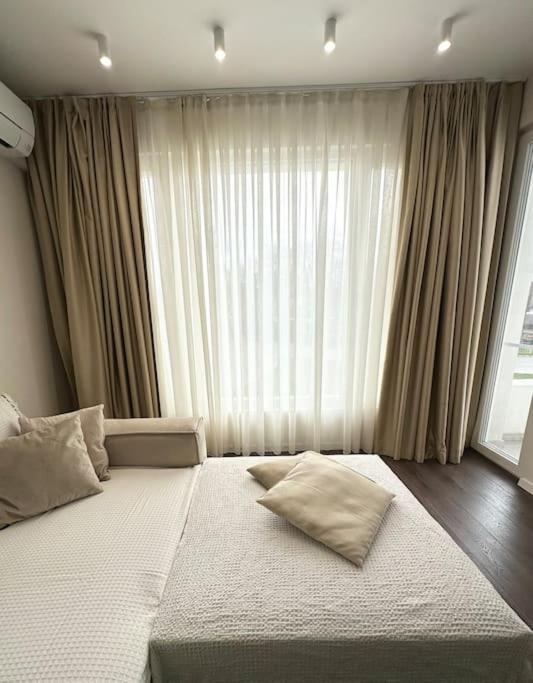 New Luxury Furnished Apartment - Beach, Varna Center & Fast Wi-Fi Exterior photo