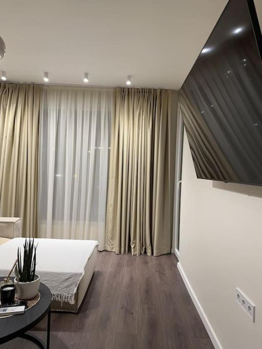 New Luxury Furnished Apartment - Beach, Varna Center & Fast Wi-Fi Exterior photo